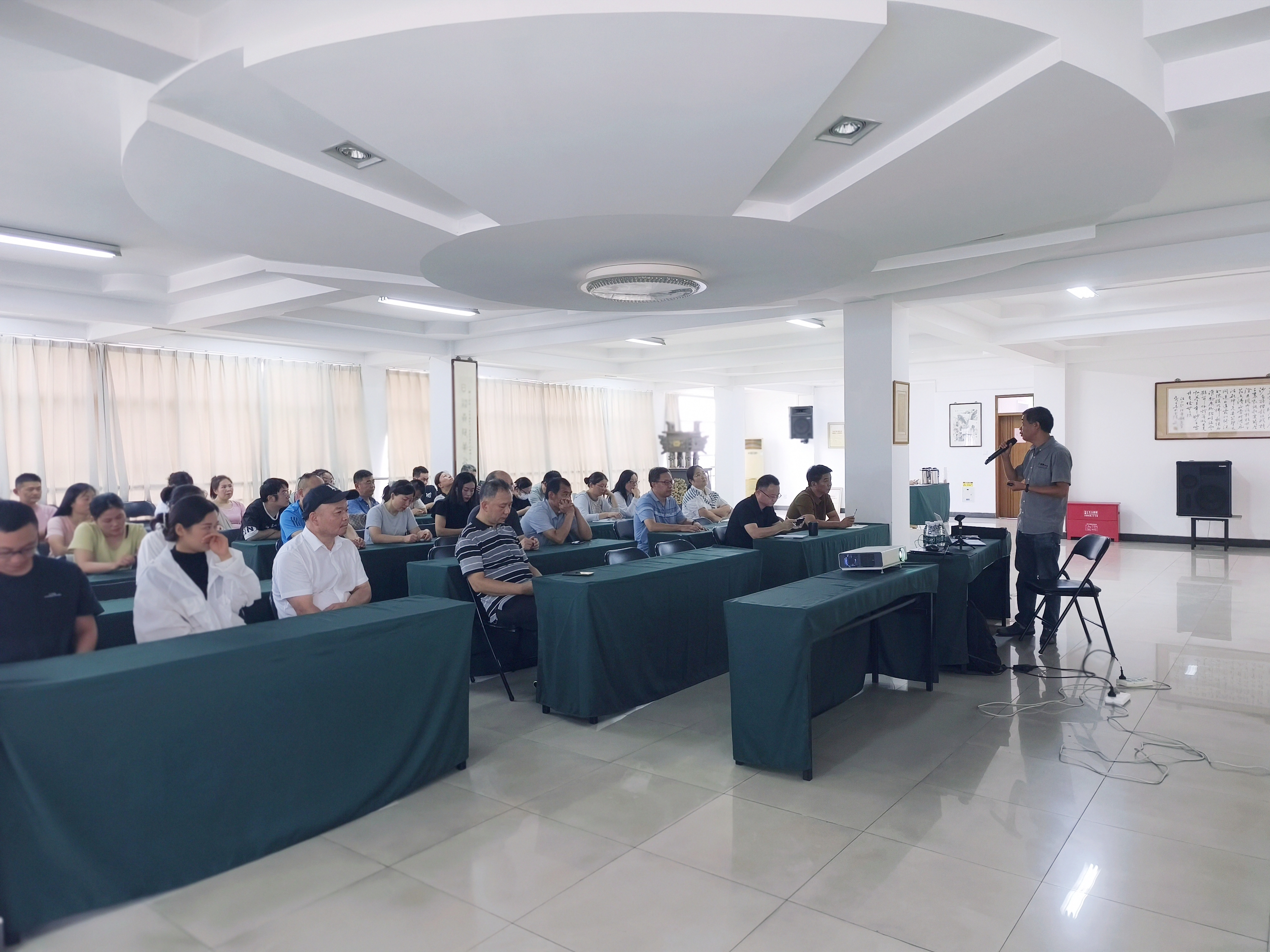 公司虫害防控专项培训顺利举行